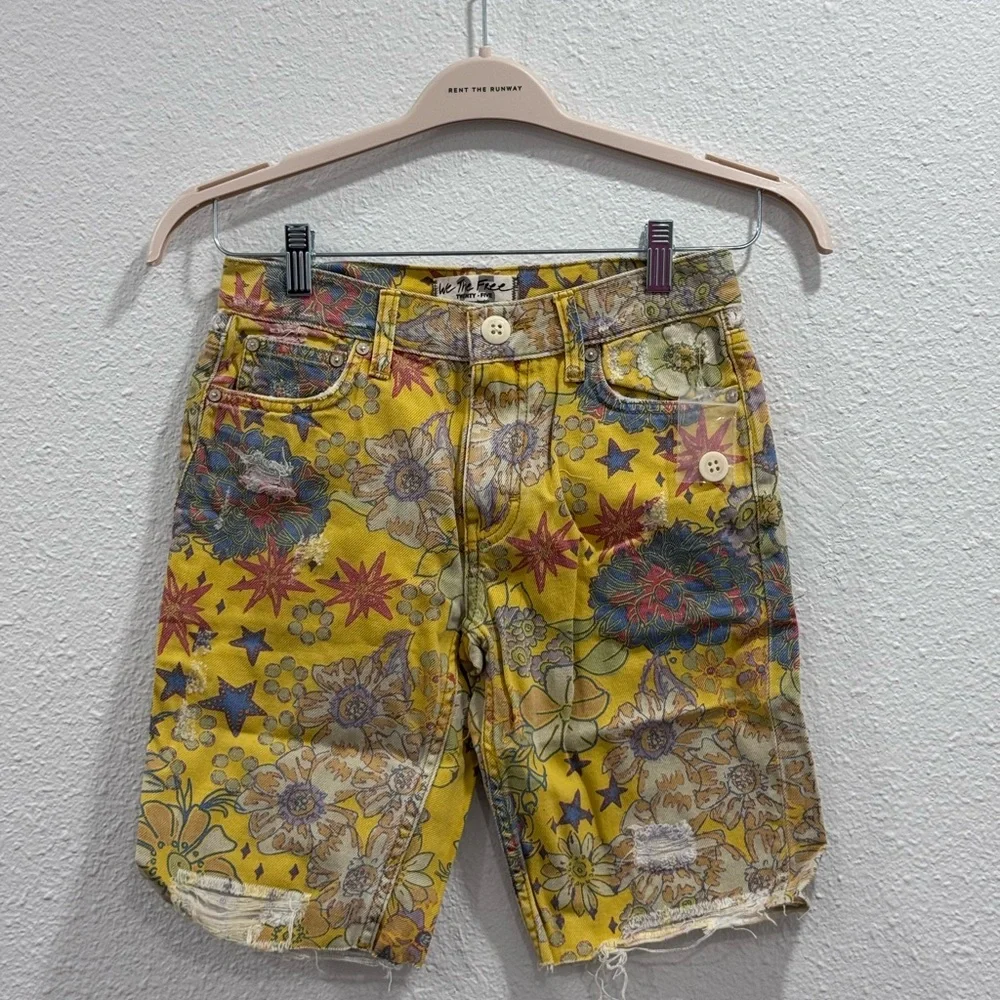 NWT We The Free Printed Cut Off Bermuda Shorts - Picture 1 of 5